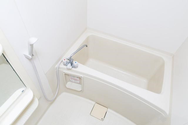 kaiyun体育网页登陆入口：什么造型的浴缸舒适？